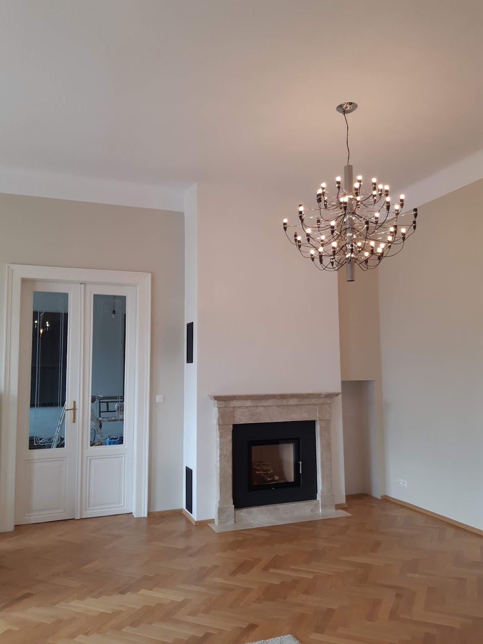 2018 Byt Na Mlynskej Kozub poralovy Emperador light Biely benatsky stuk vyska 36m